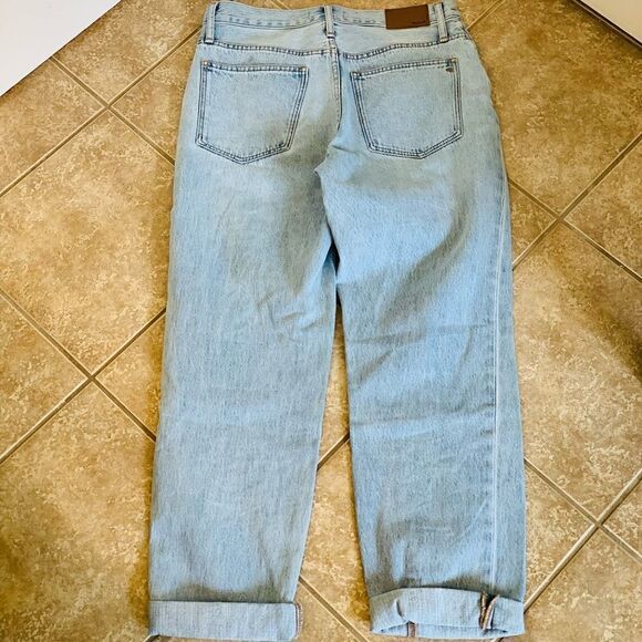 Madewell Relaxed Jeans in Cresthaven Wash: Ripped Edition! ❤️ - Picture 8 of 13